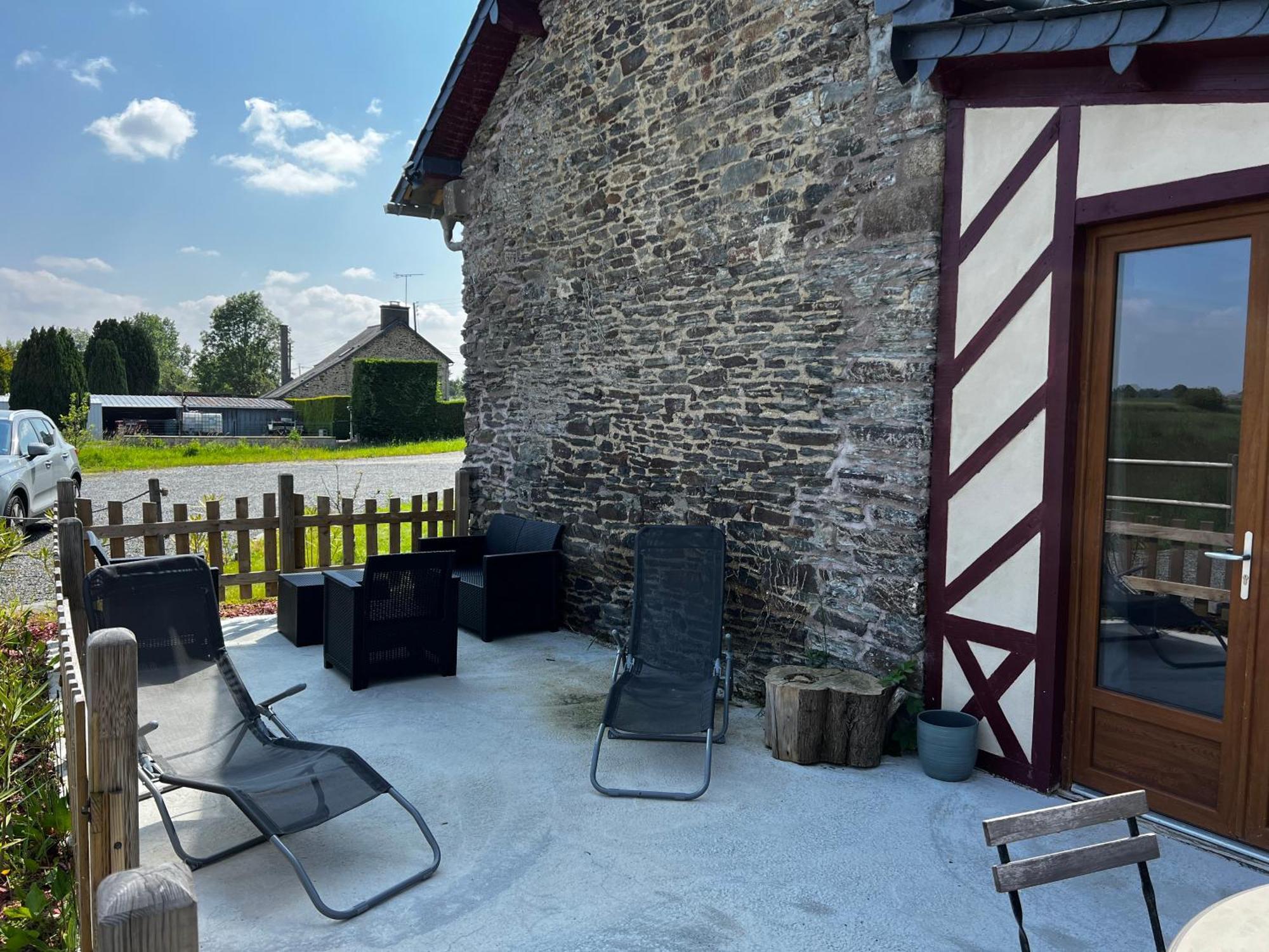 Domaine De La Ville Cherel, Maison A Colombage Pontorson Buitenkant foto